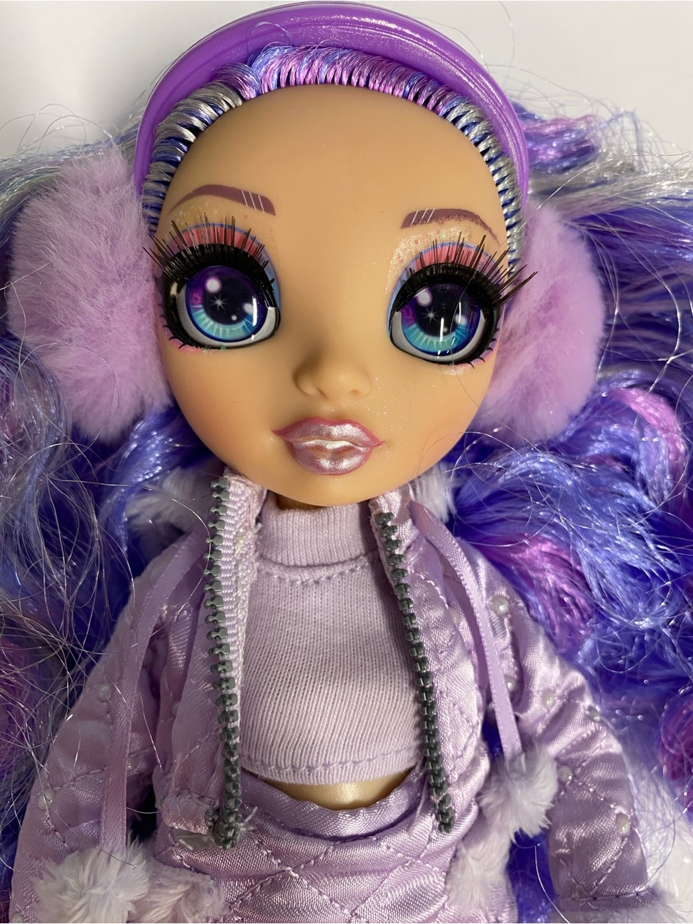 Rainbow High Violet Willow Set - Picture 3 of 8